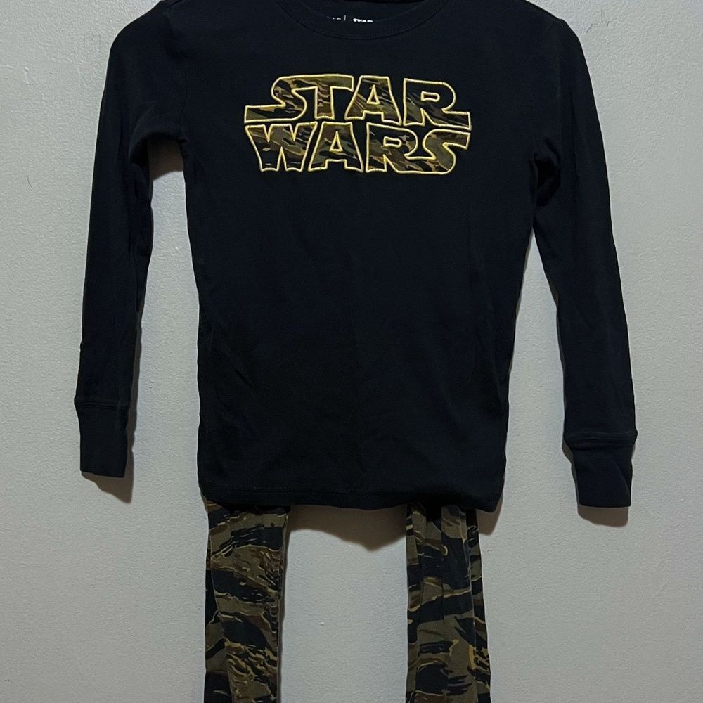 Kids Gap/Star Wars Two Piece Pajama Set Size 12